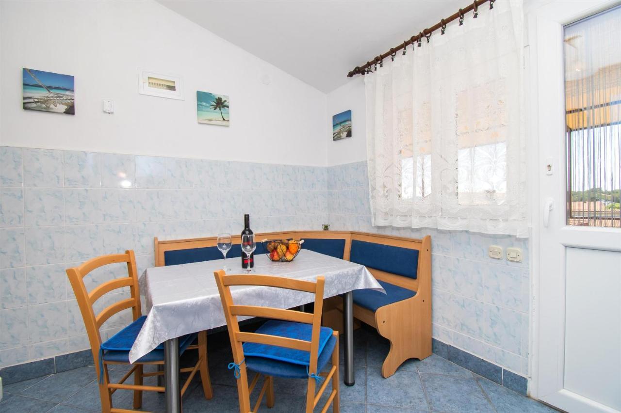 Apartments Dijana Pakoštane Kültér fotó