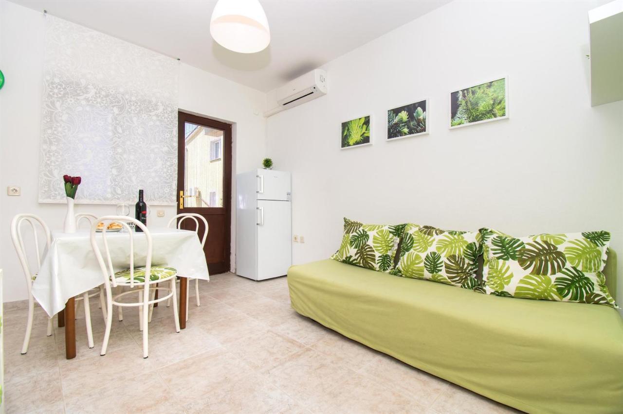 Apartments Dijana Pakoštane Kültér fotó