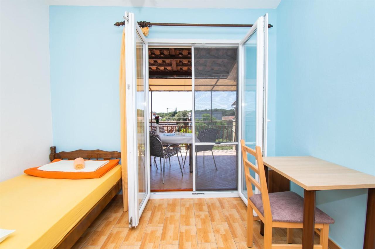 Apartments Dijana Pakoštane Kültér fotó