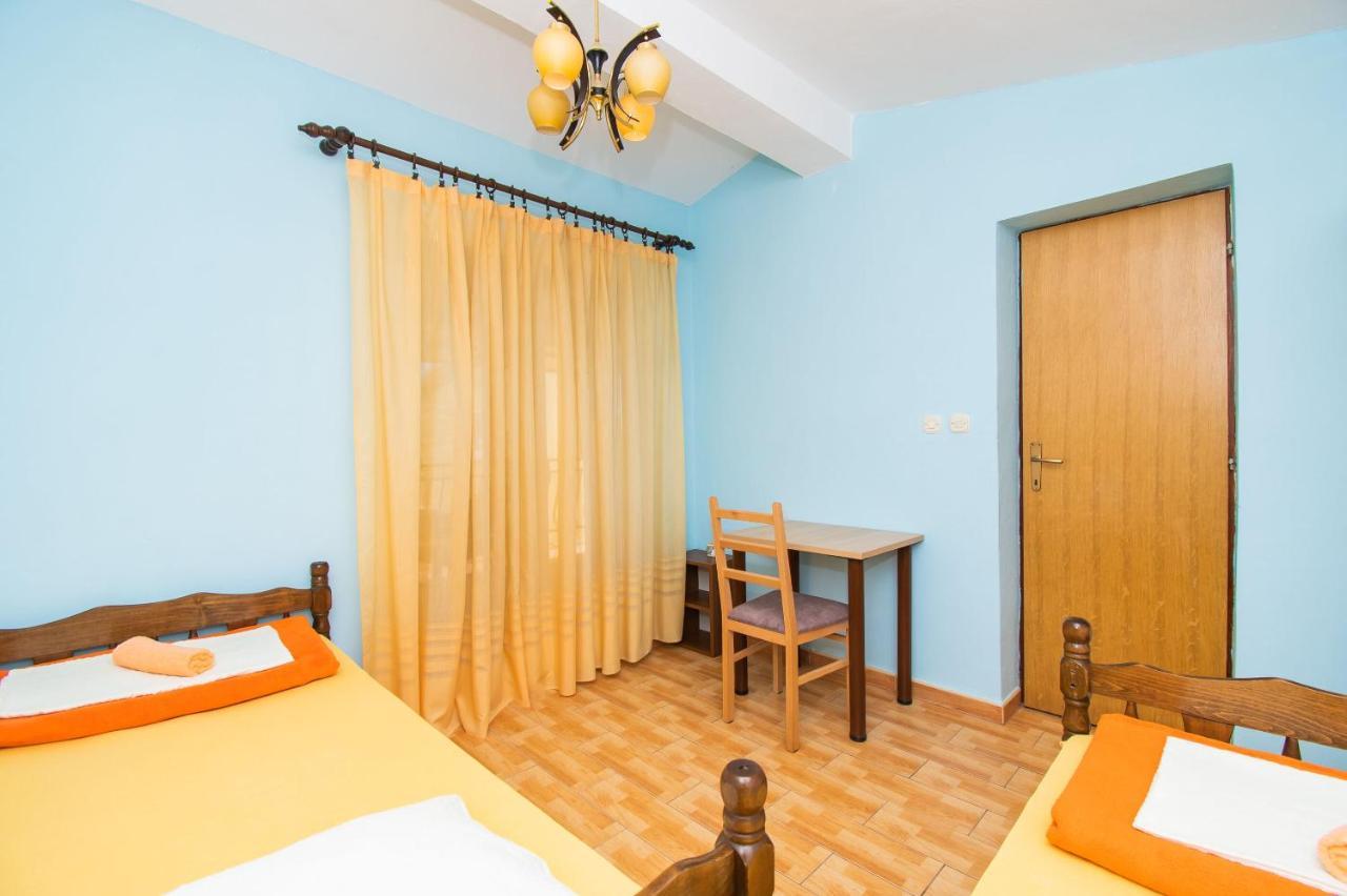 Apartments Dijana Pakoštane Kültér fotó