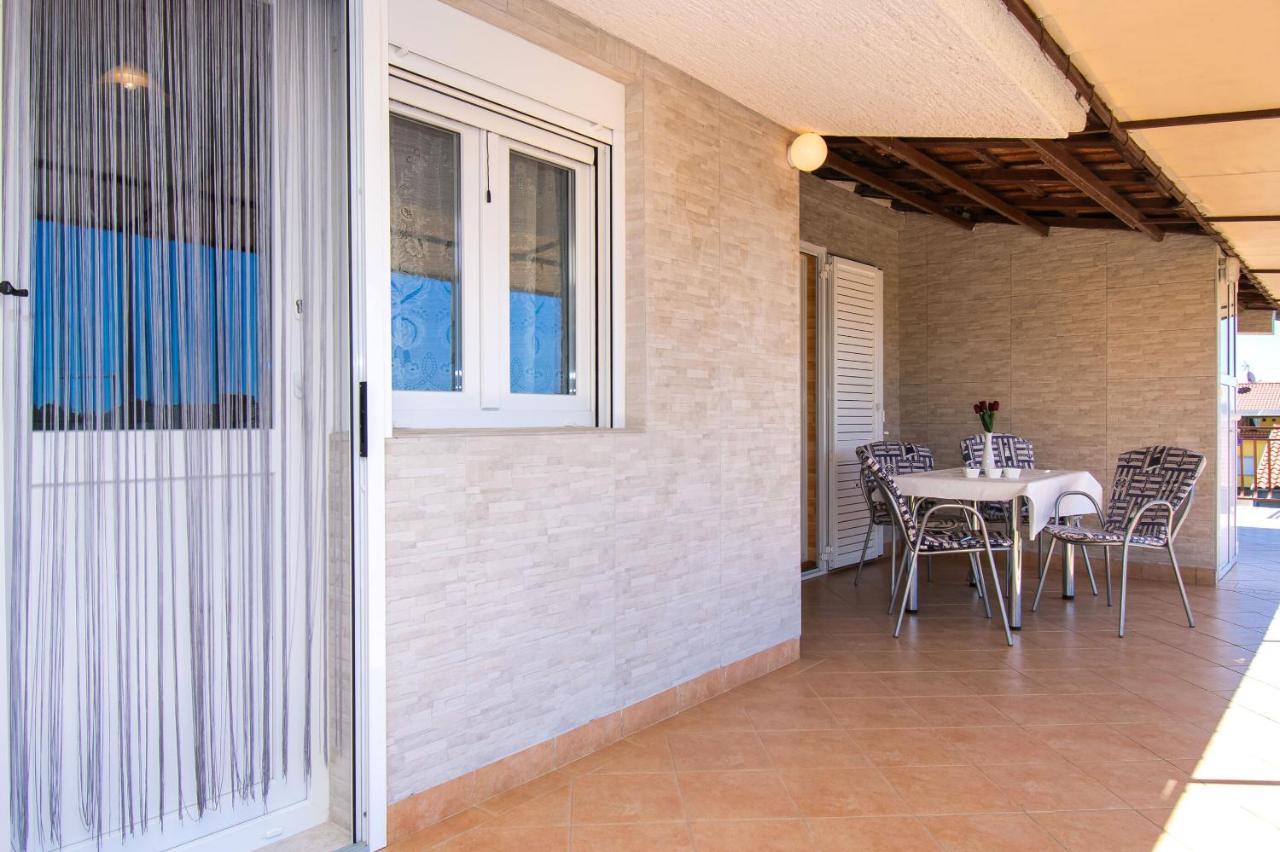 Apartments Dijana Pakoštane Kültér fotó
